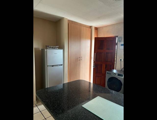 2 BEDROOM PROPERTY TO RENT IN VANDERBIJLPARK SE 4